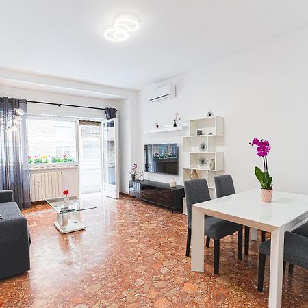Domus Leo Roma Lägenhet Exteriör bild